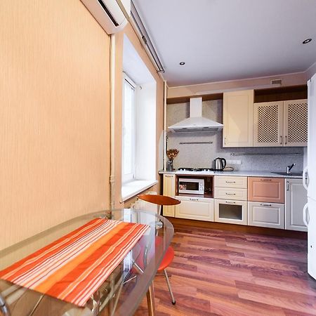 Apartment On Hryhoriia Chuprynky Kyiv Exterior foto