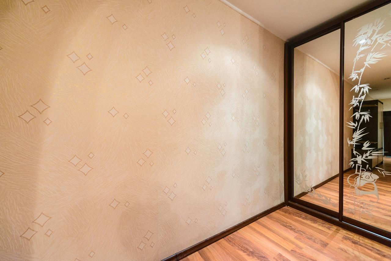 Apartment On Hryhoriia Chuprynky Kyiv Exterior foto
