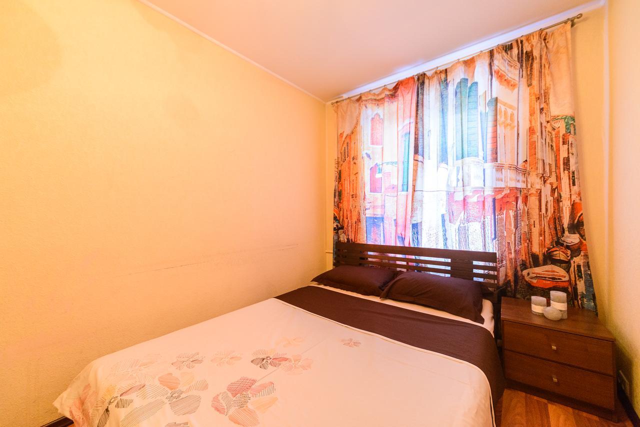 Apartment On Hryhoriia Chuprynky Kyiv Exterior foto